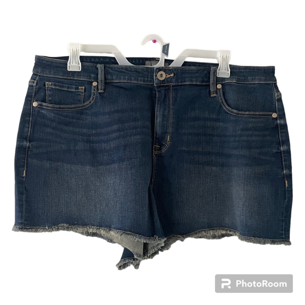 Torrid High Rise A-Line Shortie Shorts Size 20 Dark Wash Denim Raw Hem EUC